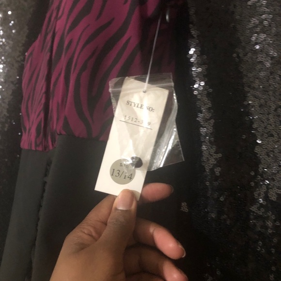 Dress - Picture 2 of 2